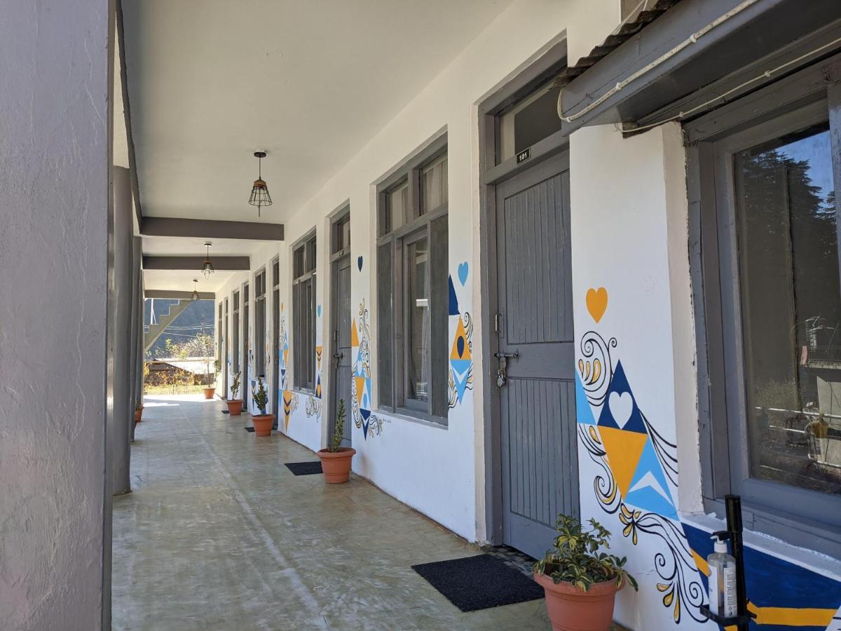 Young Monk Hostel & Cafe Old Manali Екстер'єр фото