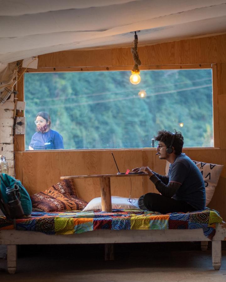 Young Monk Hostel & Cafe Old Manali Екстер'єр фото